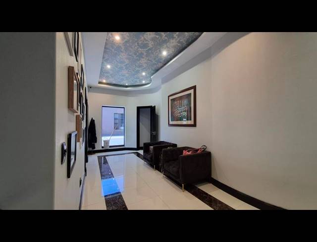 3 BEDROOM HOUSE FOR SALE IN RASLOUW